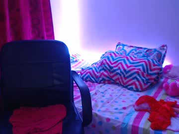سكس حيوانات بنت تدخل زب الحصان فى كسها xnnx